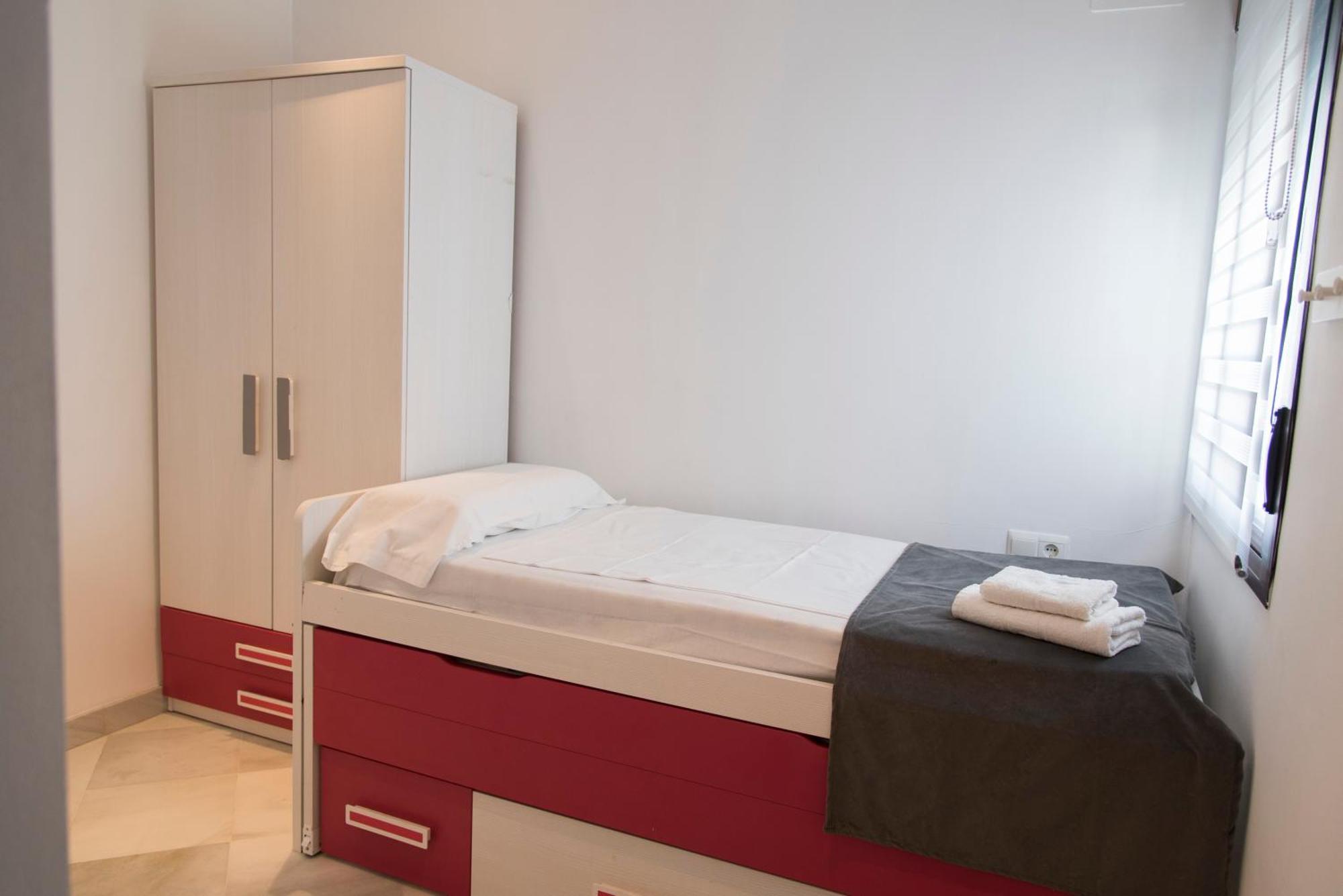 Nightinsevilla Bailen Free Parking Exterior foto